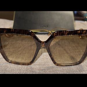 Fendi- Cat Eye Sunglasses